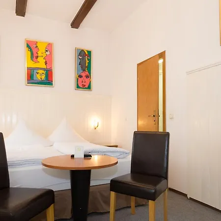 Moosbichl 3* Munich